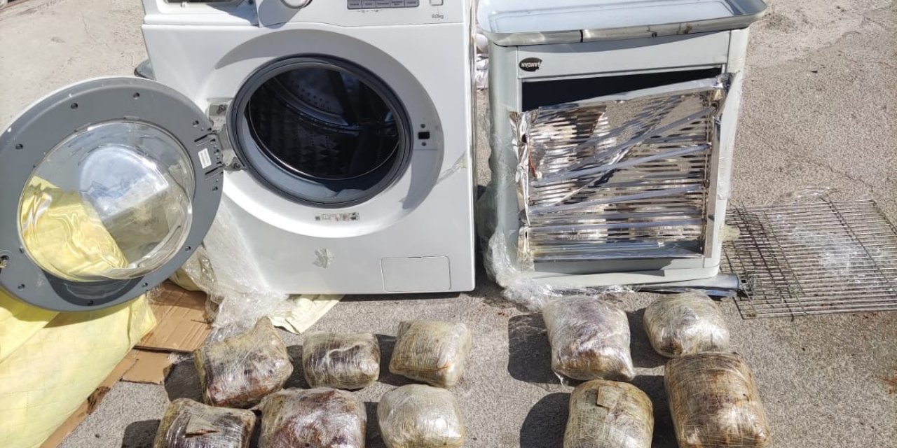 Konya polisi çamaşır makinesinde kilolarca uyuşturucu buldu