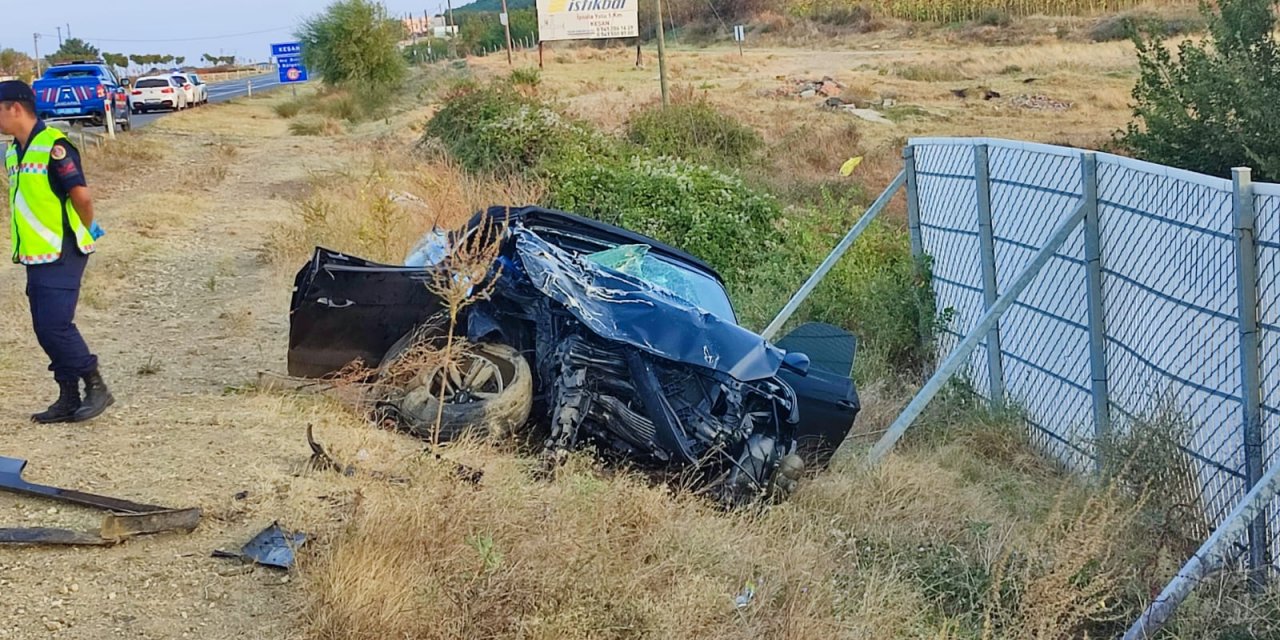 Minibüse çarpan otomobilin kadranı 240’da takılı kaldı: 3 ölü