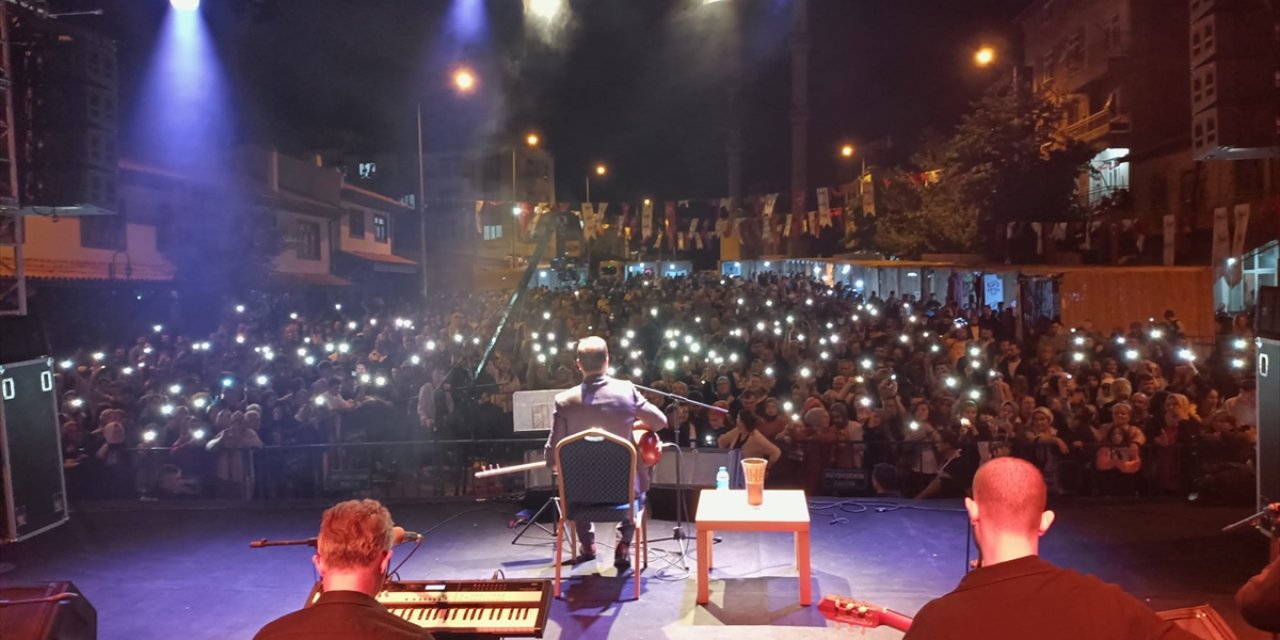 Konya’daki gençlik festivali ünlü sanatçının konseriyle sona erdi