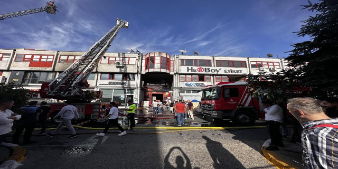 3 katlı iş yerinde yangın: 1 işçi öldü, 1 itfaiye eri yaralandı