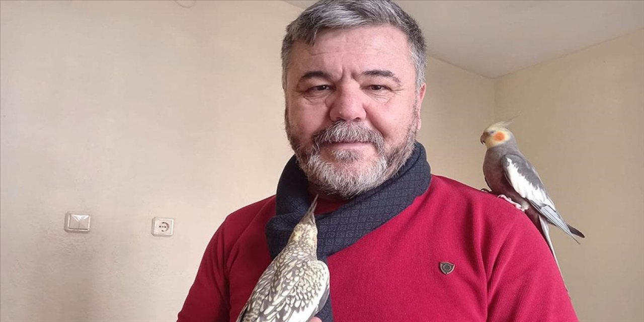 Konyalı Profesörün kuşu ünlü şarkıyı söylüyor
