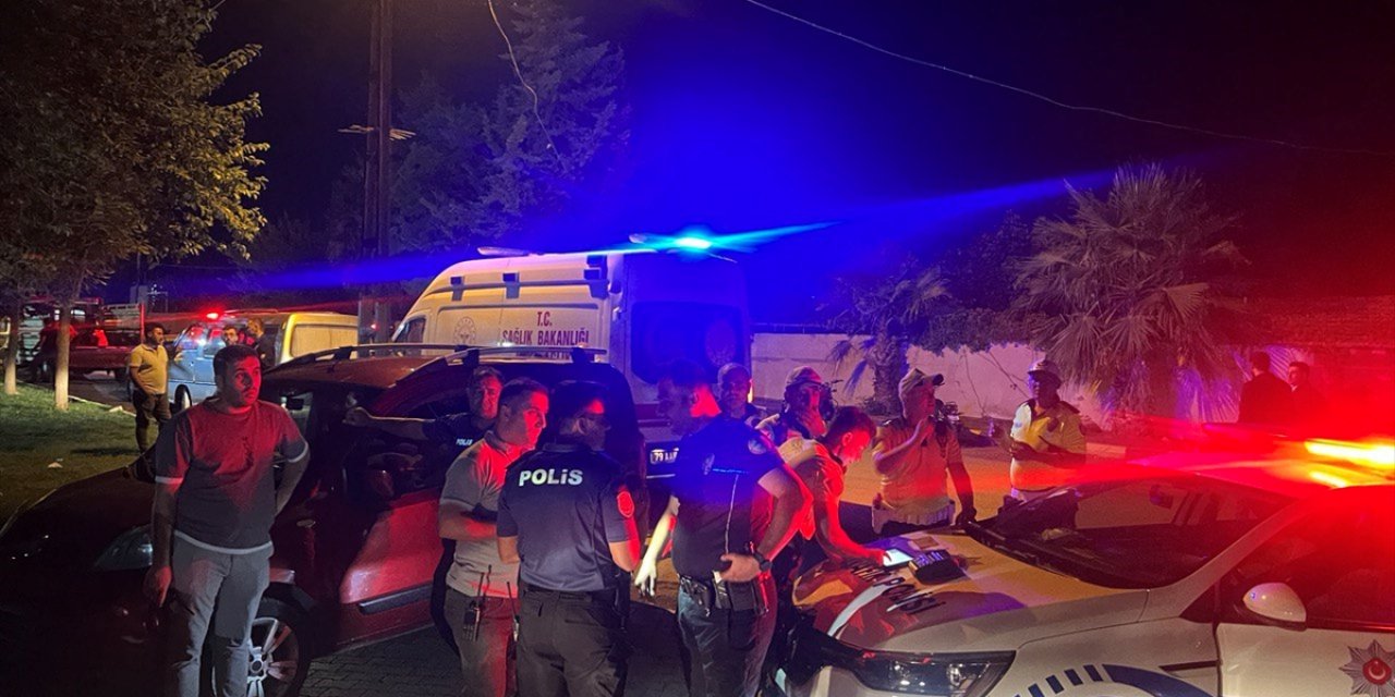 Kendilerini uyaran polise sıcak su attılar: 2'si polis 4 yaralı