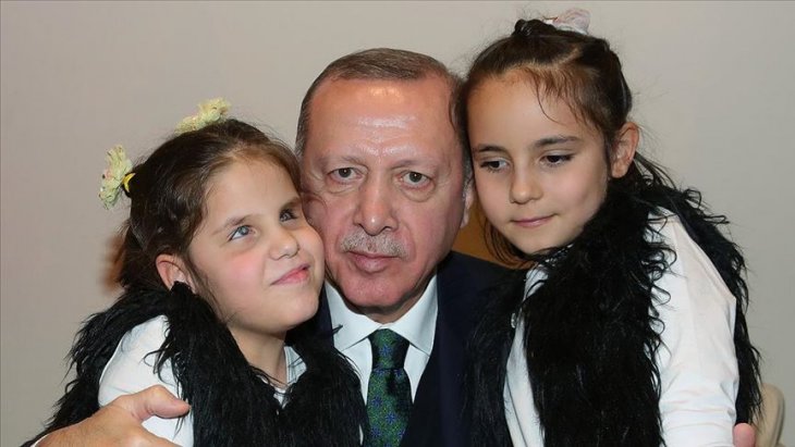 Cumhurbaşkanı Erdoğan görme engelli öğrencileri kabul etti