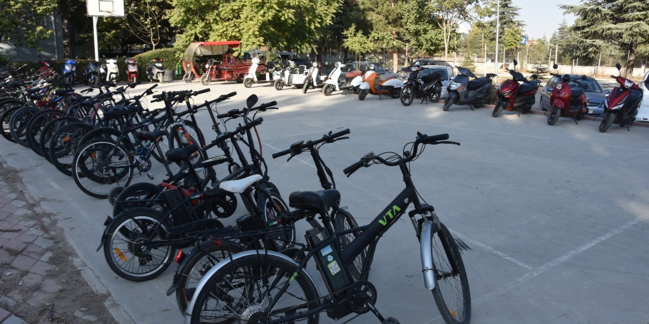 Konya polisi onlarca çalıntı bisiklet ve motosiklet buldu