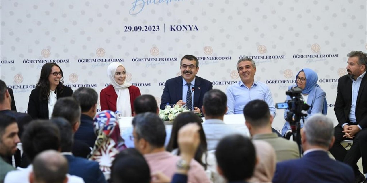 Milli Eğitim Bakanı Tekin, Konya’da öğretmenlerle bir araya geldi