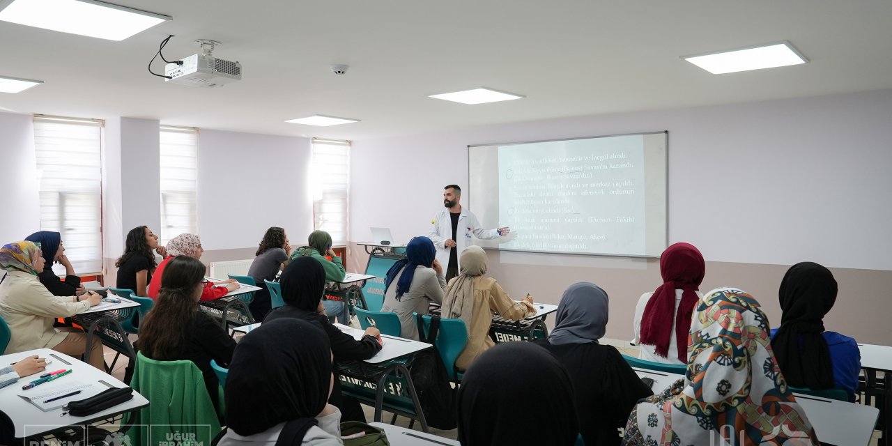 Konya’daki bu merkez gençleri yarınlara hazırlıyor