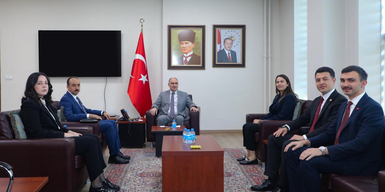 Vali Özkan Konya'ya yeni atanan kaymakamları topladı