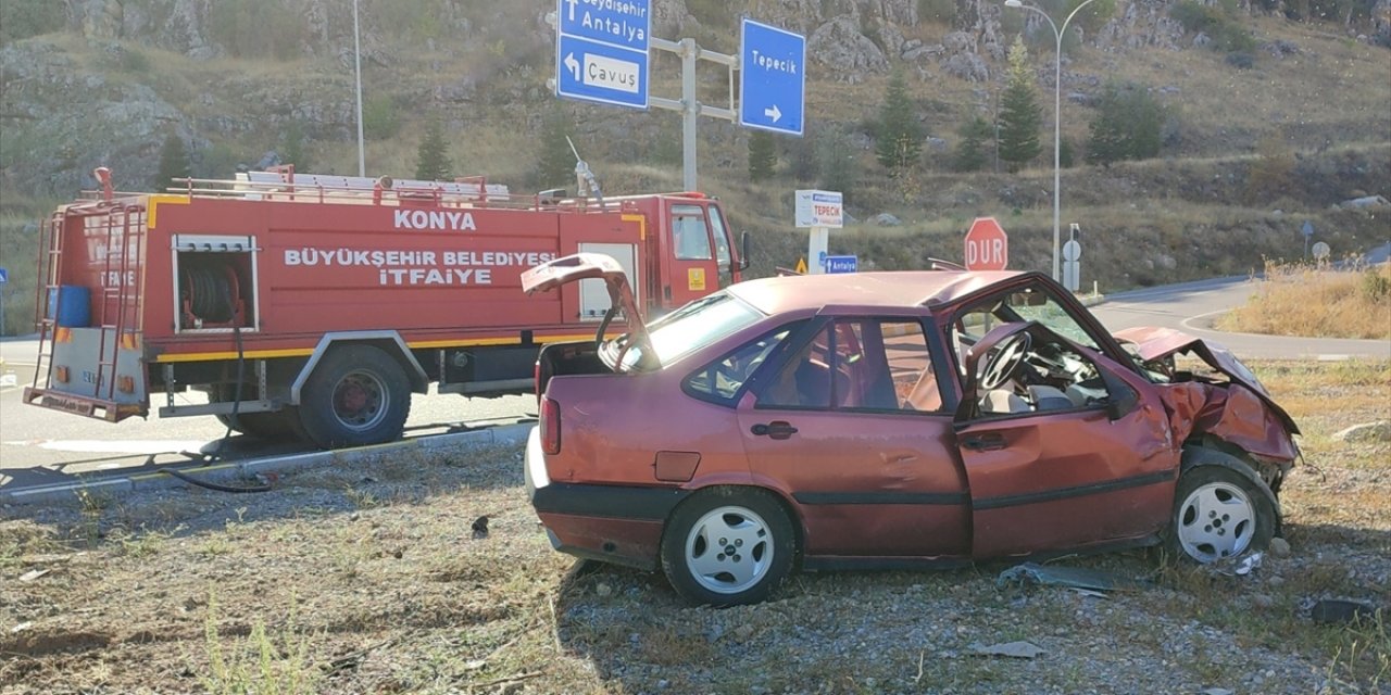Konya’da otomobiller çarpıştı: 2'si öğretmen 6 kişi yaralandı