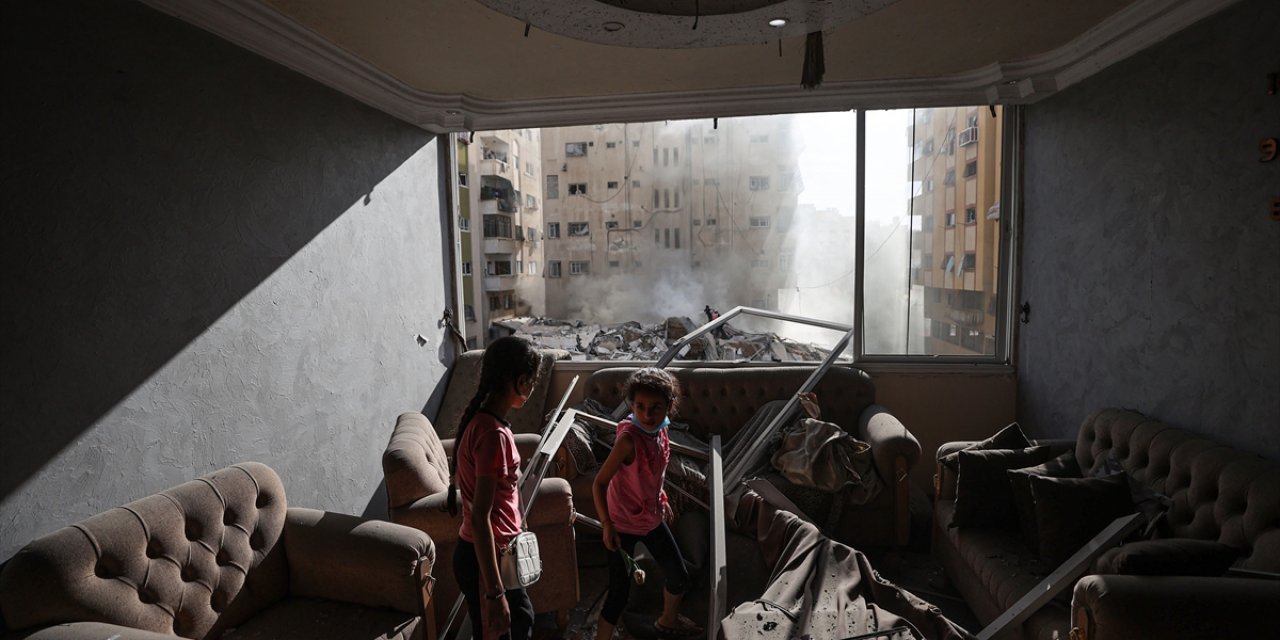 İşgalci İsrail, Gazze Şeridi'nde evleri ve camileri vurdu