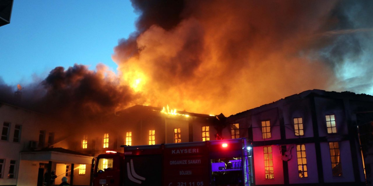 OSB’deki mobilya fabrikasında yangın
