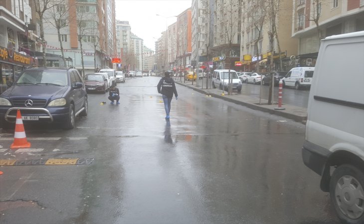 Cadde ortasında silahlı kavga: 1 ölü