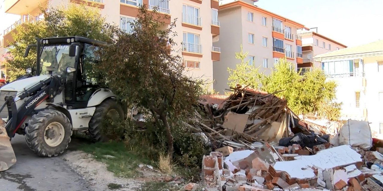 80 yaşındaki adam evini yıkmaya gelen operatörü vurdu