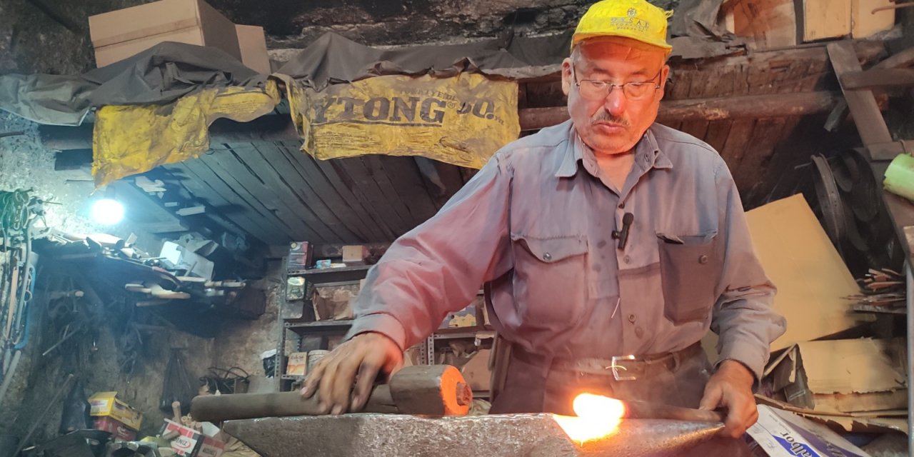 Konya’da demirci ustaları zamana direniyor