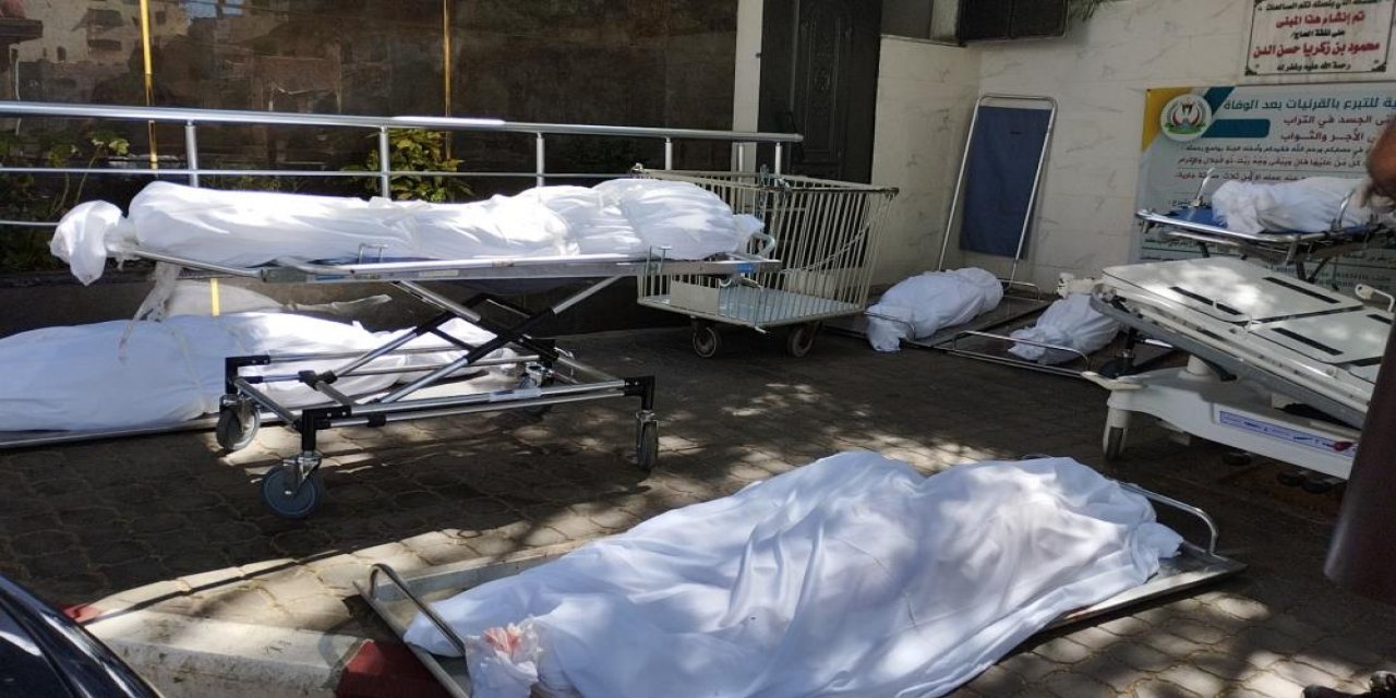 Gazze Şeridi'nin en büyük hastanesinde morglar doldu