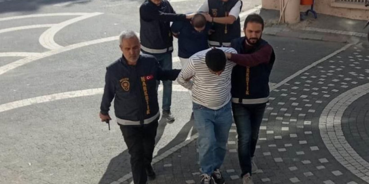 Konya’da polis operasyonu! Çoraptan zehir çıktı