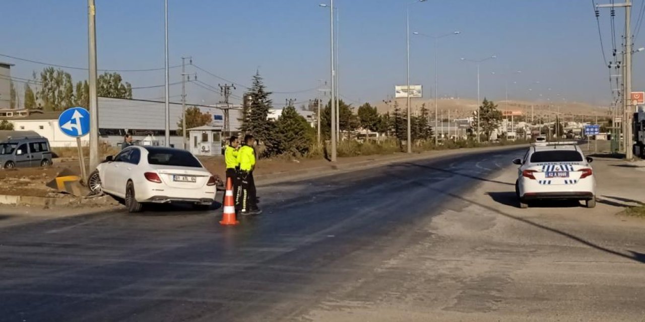 Konya’da motosiklet ile otomobil çarpıştı