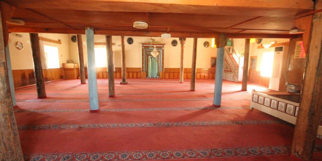 Konya’daki 7 asırlık bu camiyi diğerlerinden ayıran bir özelliği var