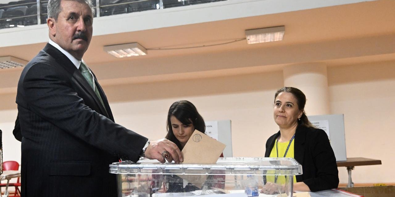 Mustafa Destici yeniden genel başkanlığa seçildi