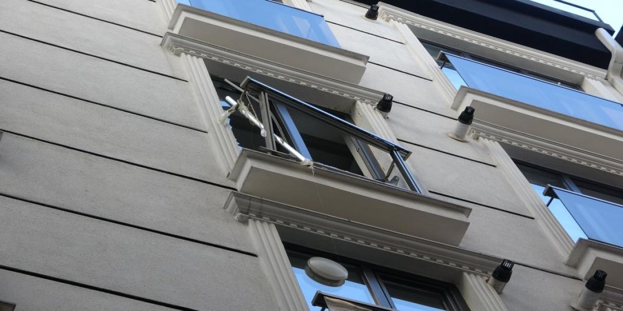 Dairede sıkışan gaz patladı: 1’i ağır 3 yaralı