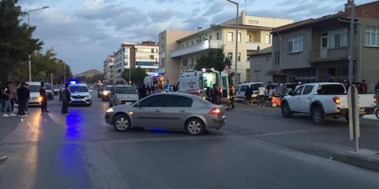 Konya’da motosiklet ile elektrikli bisiklet çarpıştı