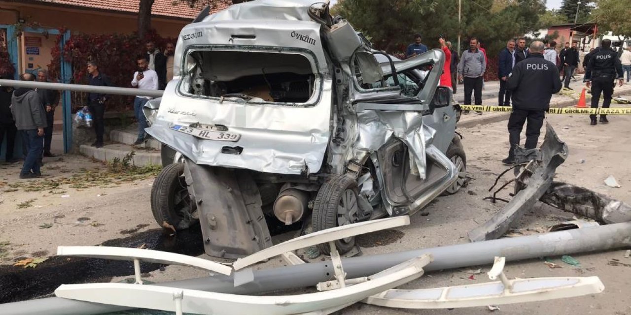Son Dakika: Elazığ'da öğrenci servisi kazası! Çok sayıda yaralı var