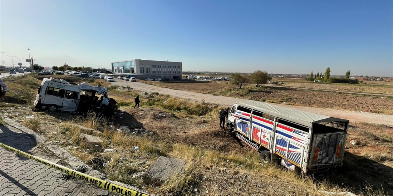 Aksaray’da iki kişinin öldüğü kazada ışık ihlali yapan sürücü hakkında ilk karar