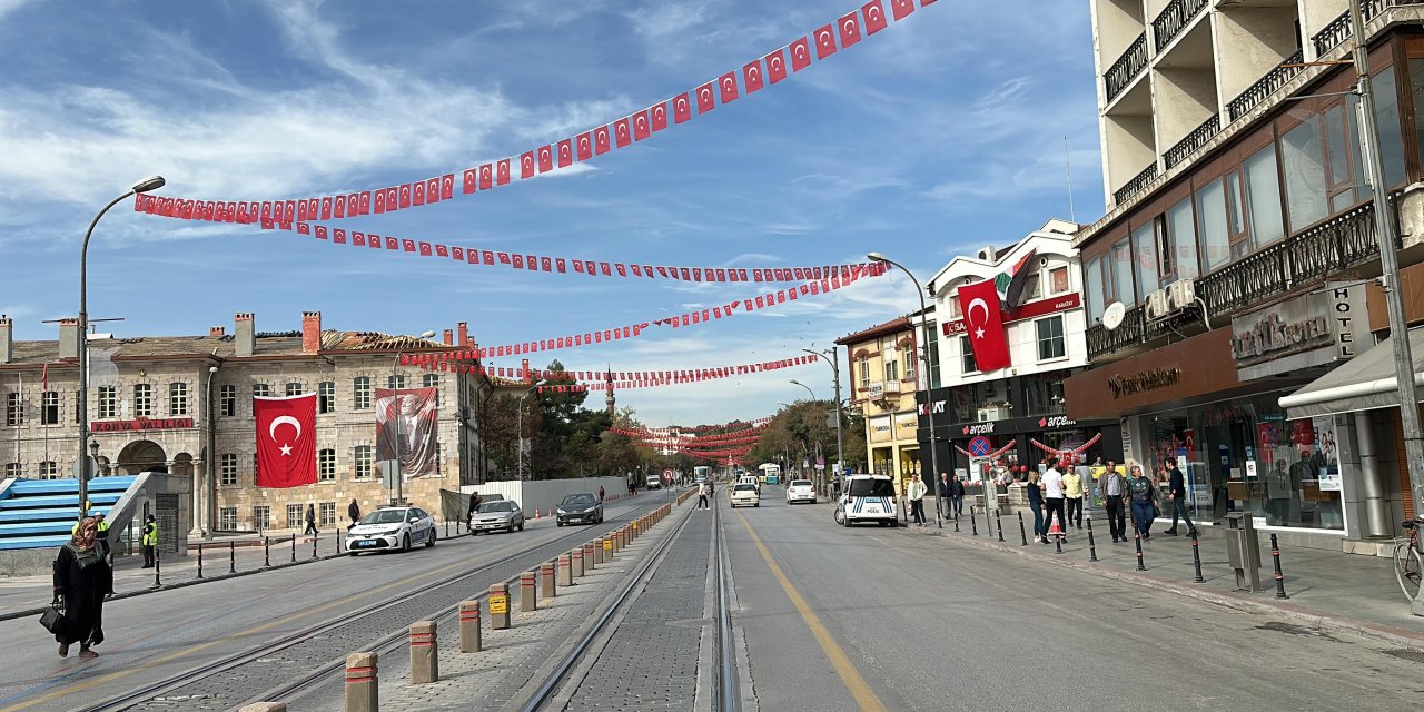 Konya’da her yer Türk bayrağı ile süslendi