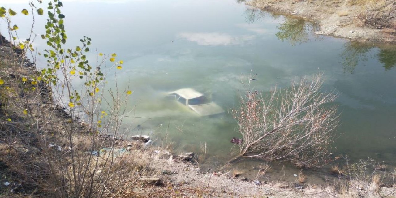 Baraj gölüne uçan araçtaki 1 kişi öldü