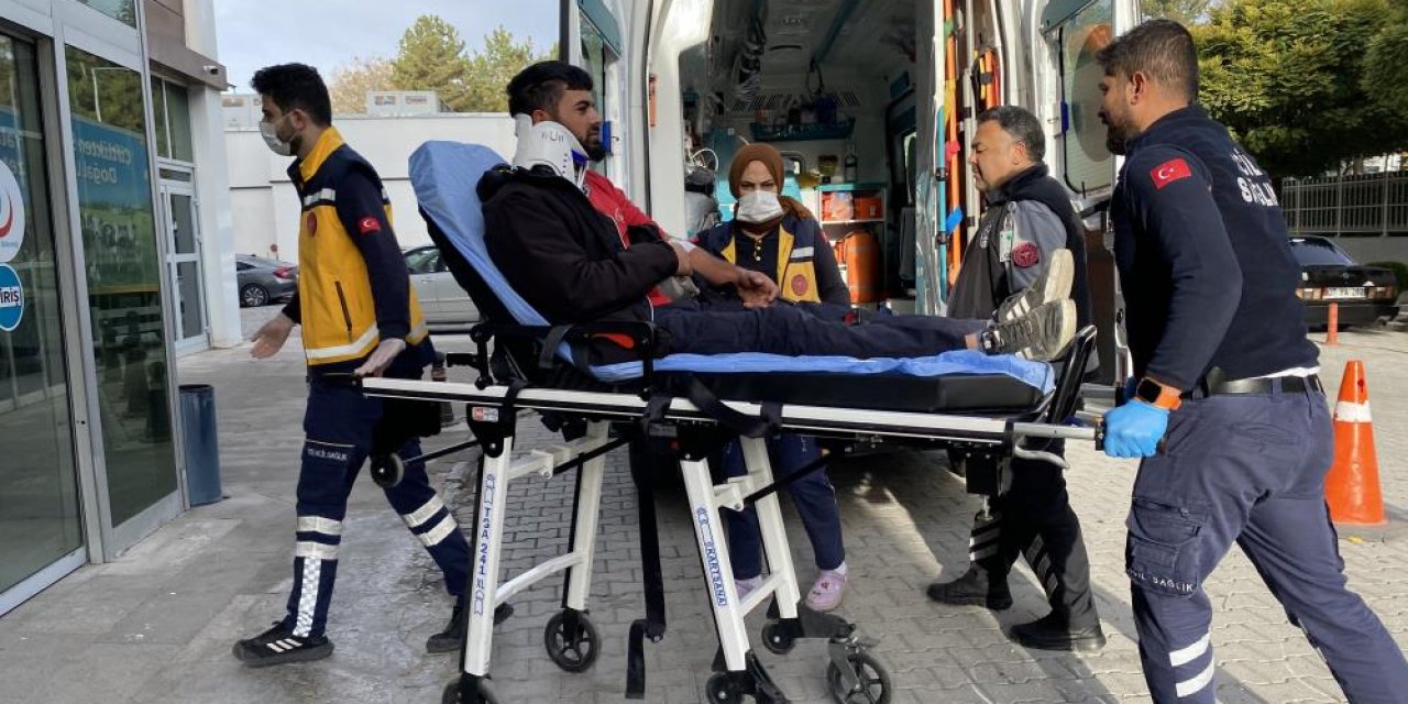 Konya'da otomobile çarpan motosikletin sürücüsü yaralandı