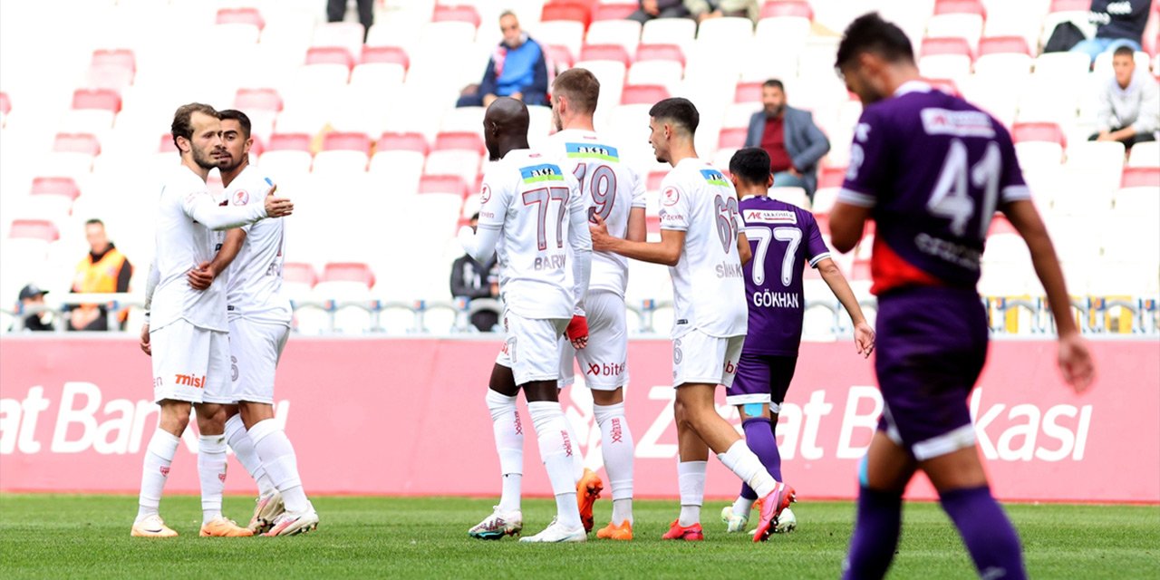 Sivasspor 4 golle tur atladı