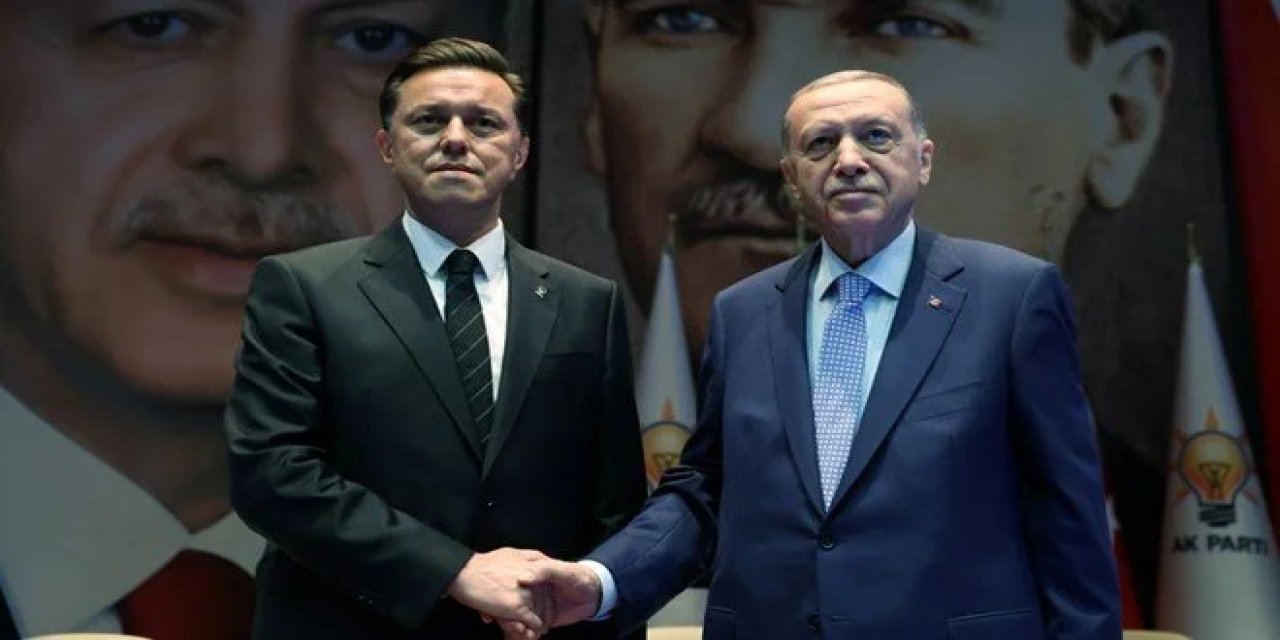 İYİ Parti'den AK Parti'ye geçen Hatipoğlu rozetini taktı