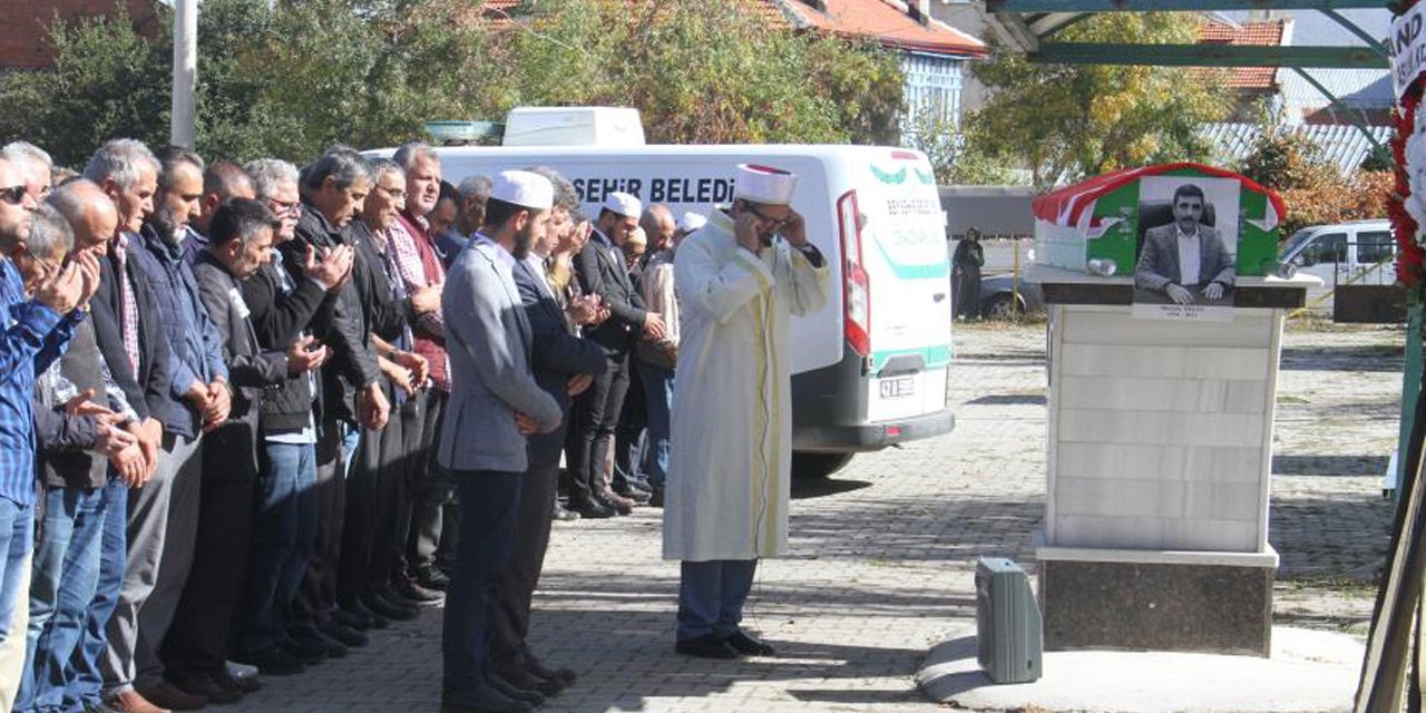 Kazada can veren İŞKUR Müdürü Mustafa Akgül Konya'da toprağa verildi