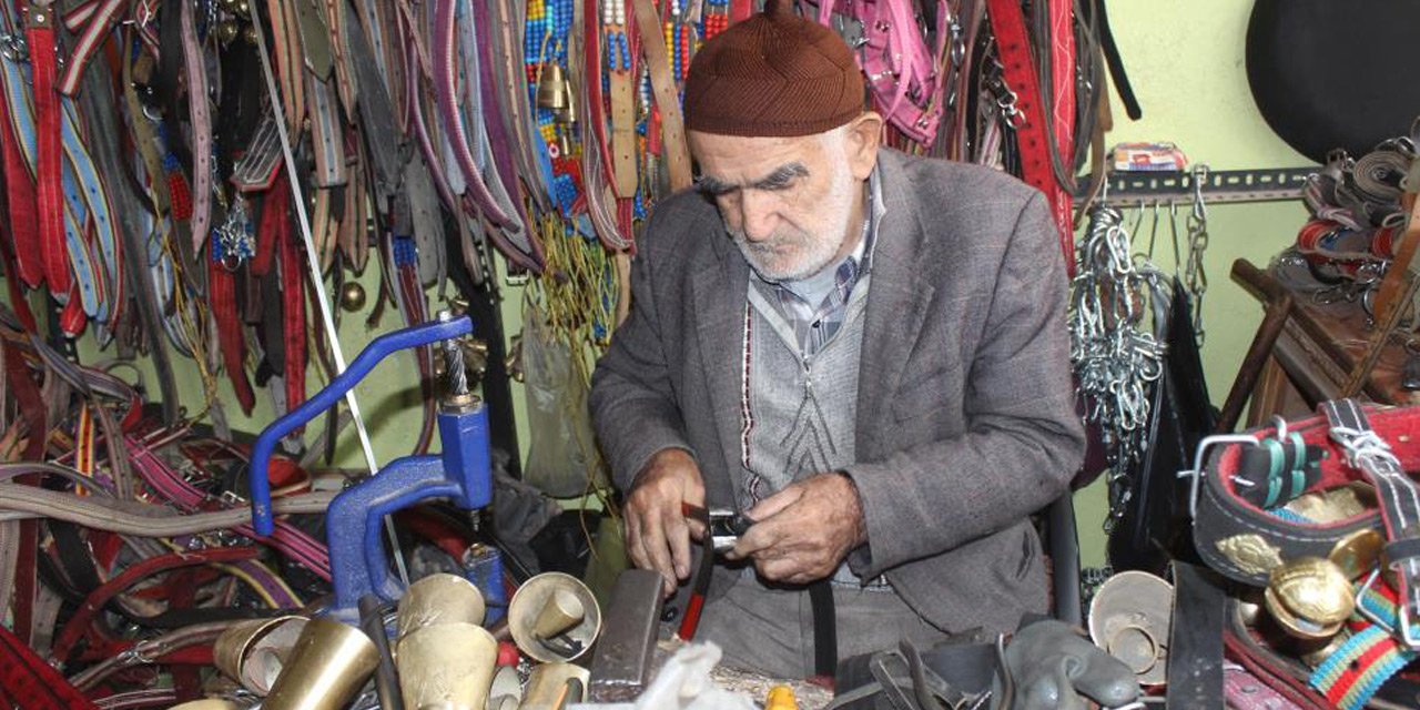 Konya’da 82 yaşındaki saraç ustası, mesleğini severek yapıyor