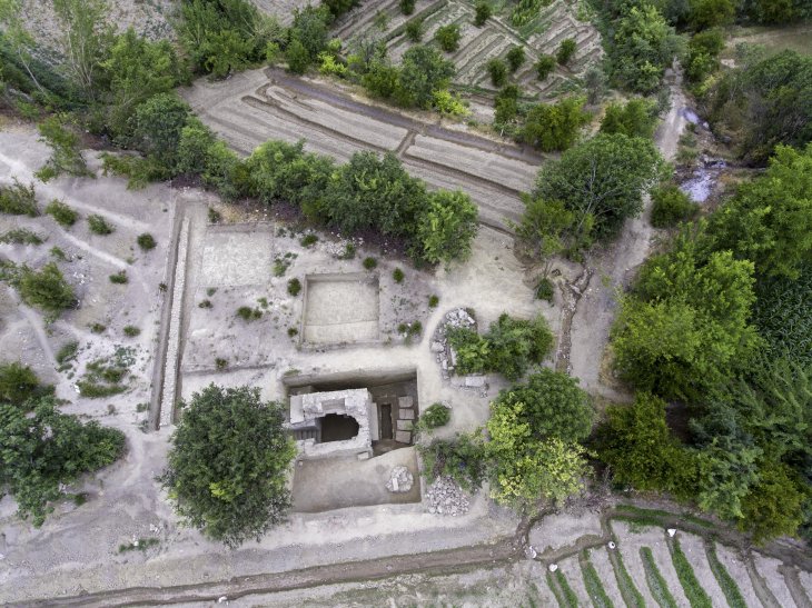 Stadyum yapılacak alandan 2 bin yıllık tarihi mezar çıktı