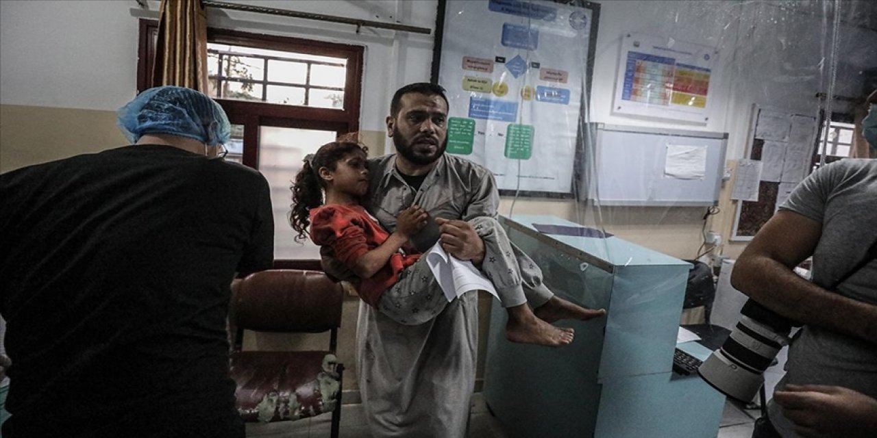 Katil İsrail Gazze'de 5 binden fazla çocuk öldürdü