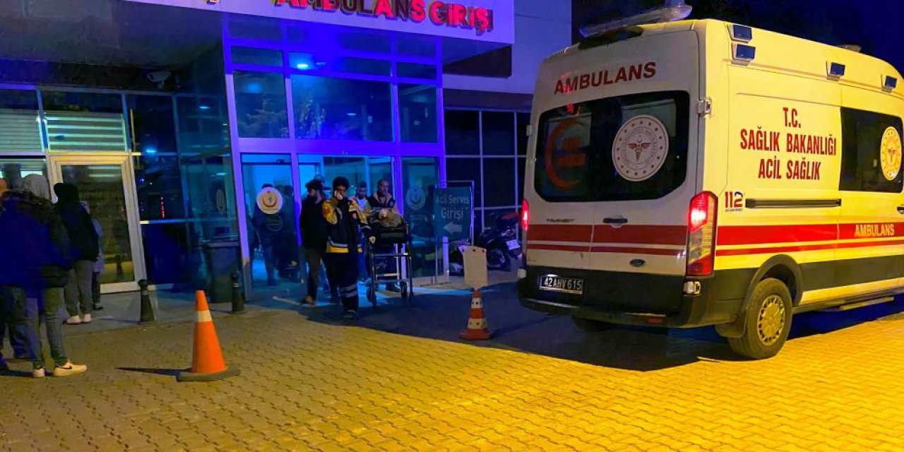 Konya’da lastiği patlayan motosiklet devrildi