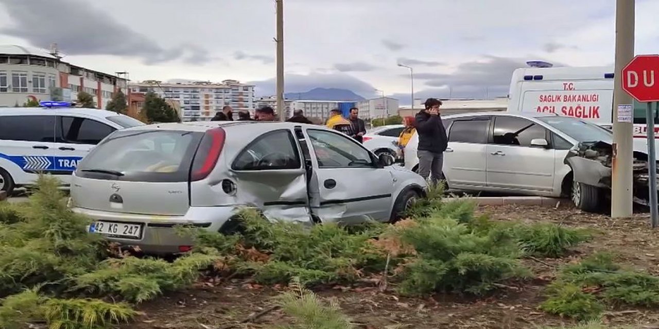 Konya’da otomobiller çarpıştı: 6 yaralı