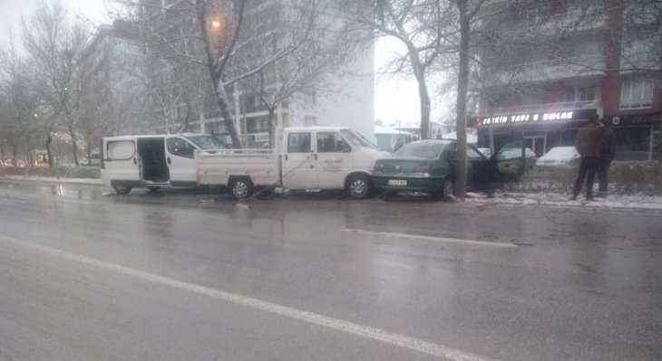 Konya’da buzlanmayla gelen kazalar