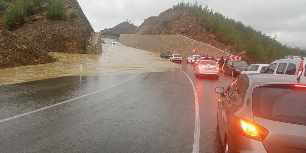 Demirkapı Tüneli yakınlarında heyelan! Konya yolunda ulaşım aksıyor