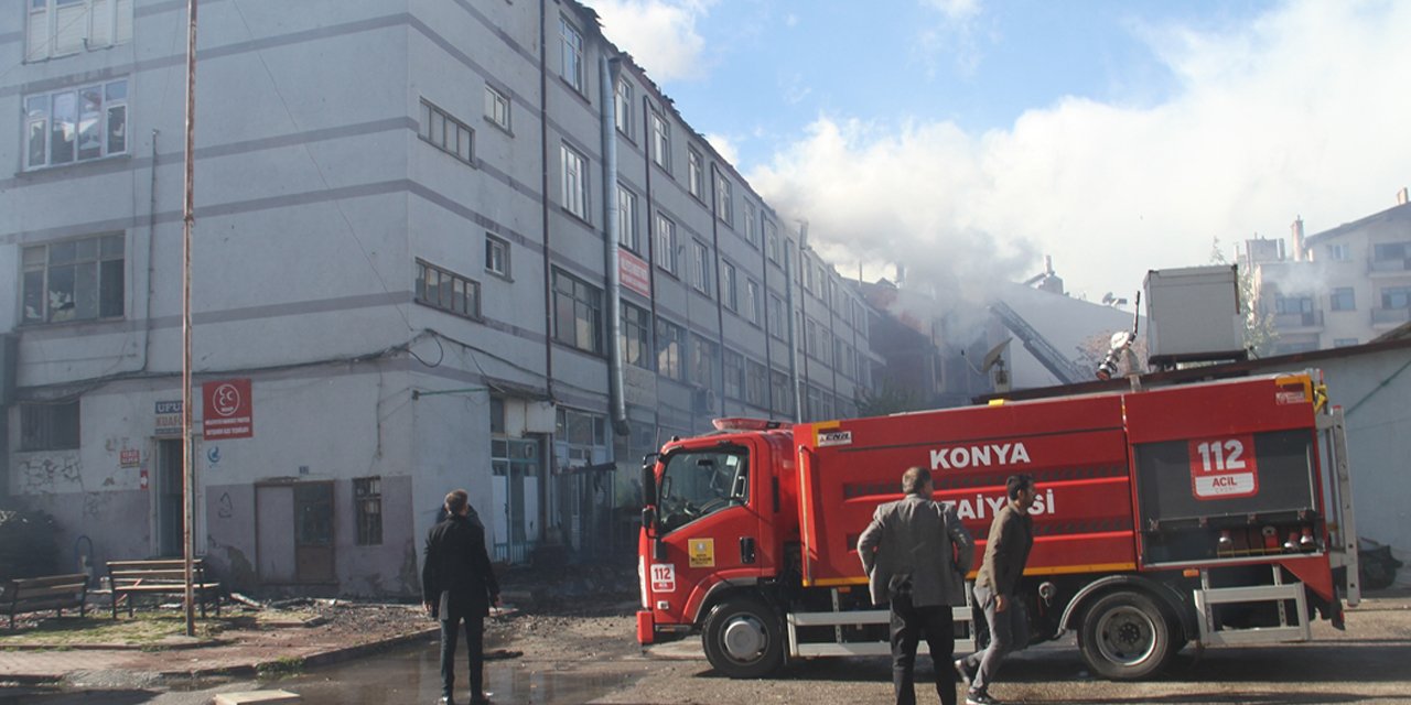 Konya’da iş hanında korkutan yangın