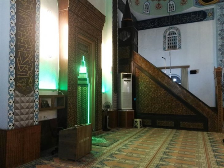 Konya'da camiye giren hırsızlar güvenlik kamerasını çaldı