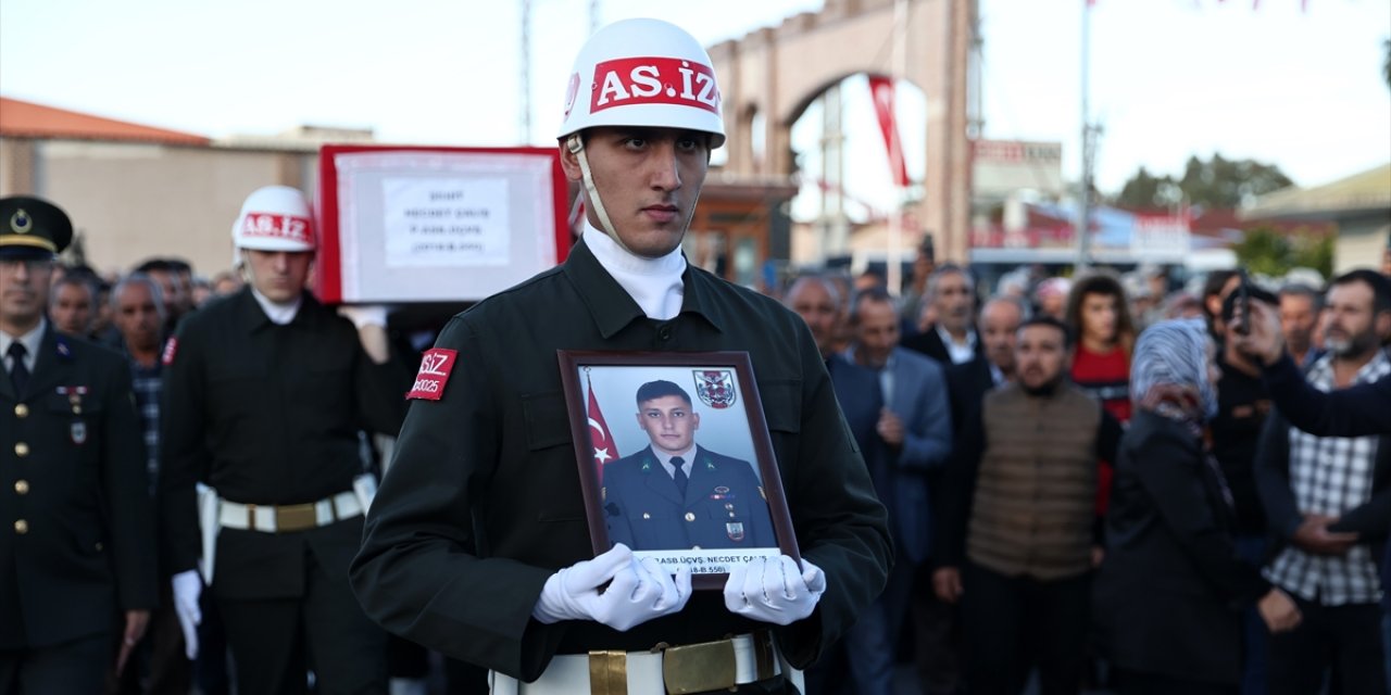 Şehit Astsubay Necdet Çalış memleketi Adana'da toprağa verildi