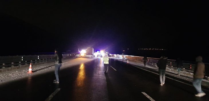 Adana - Konya yolunda zincirleme kaza! Onlarca araç birbirine girdi