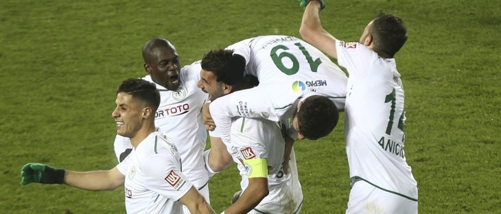 Konyaspor soyunma odasında büyük sevinç