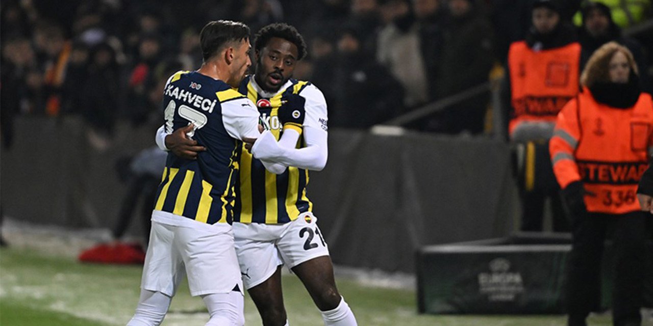 Fenerbahçeli İrfan Can Kahveci taraftarla tartıştı