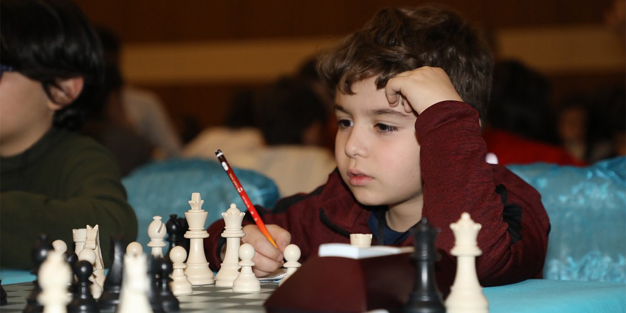 Karatay Belediyesi’nden ödüllü satranç turnuvası