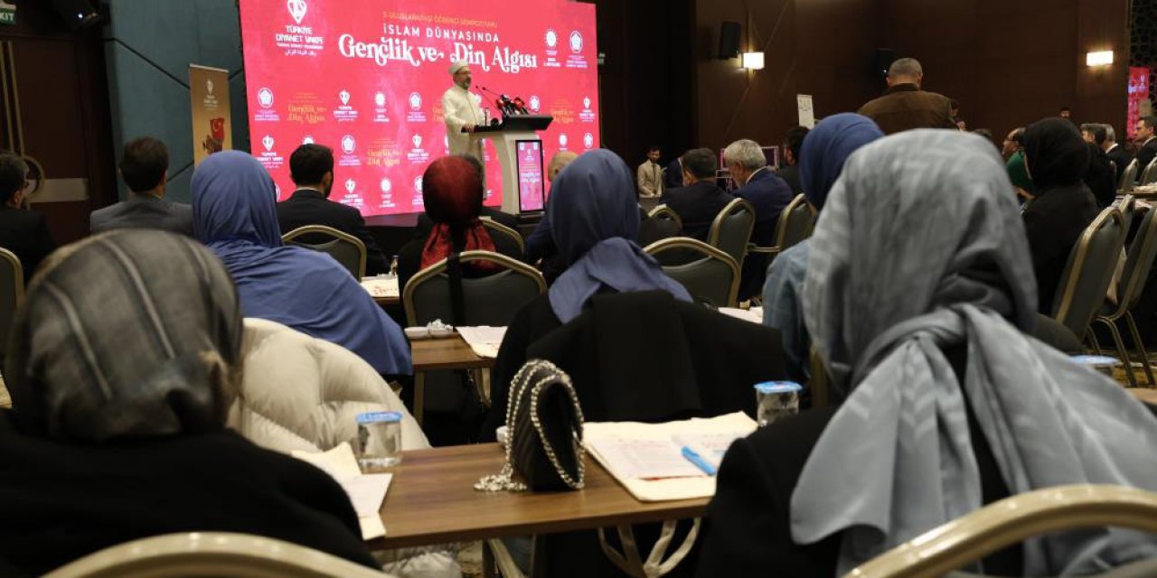 Ali Erbaş, Konya’da öğrencilerle buluştu: Dünyaya iyiliği İslam getirecek