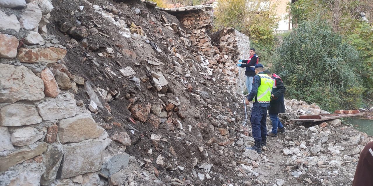 İstinat duvarı yıkıldı, 7 yaşındaki Mihriban öldü
