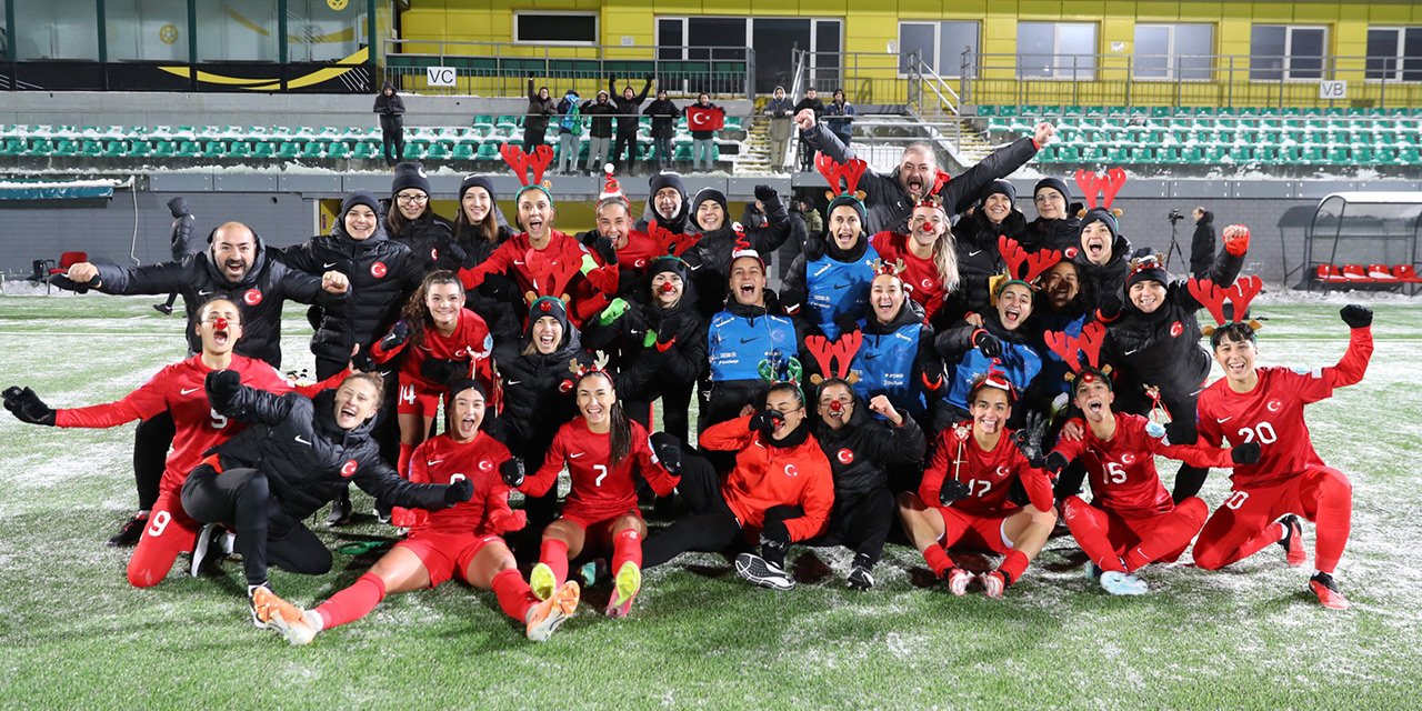 Kadın milliler Litvanya'yı 4 golle geçti