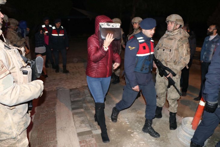 Fuhuş çetelerine özel harekatlı operasyon: 71 gözaltı